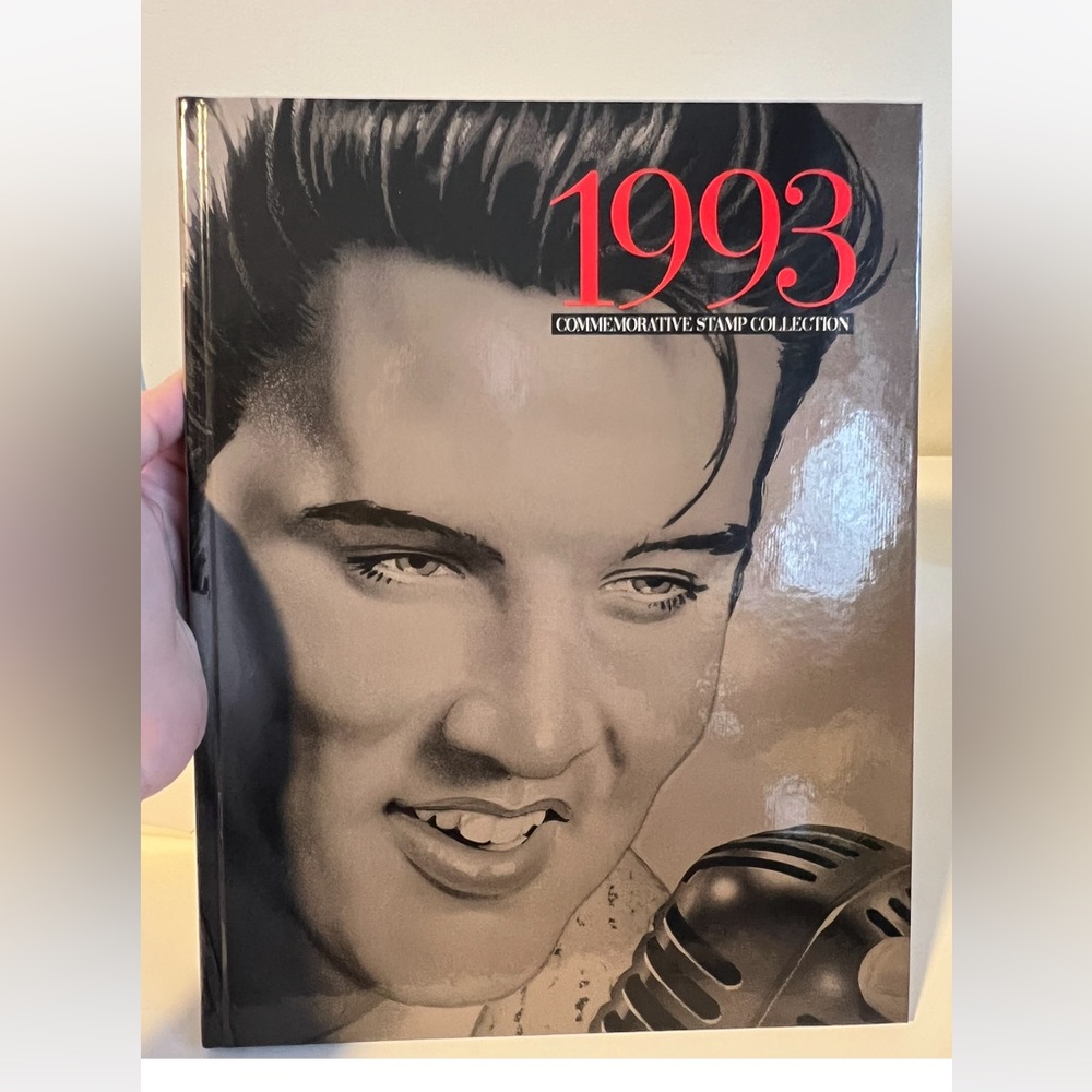 1993 USPS Commemorative Stamp Collection Yearbook Book  With Stamps